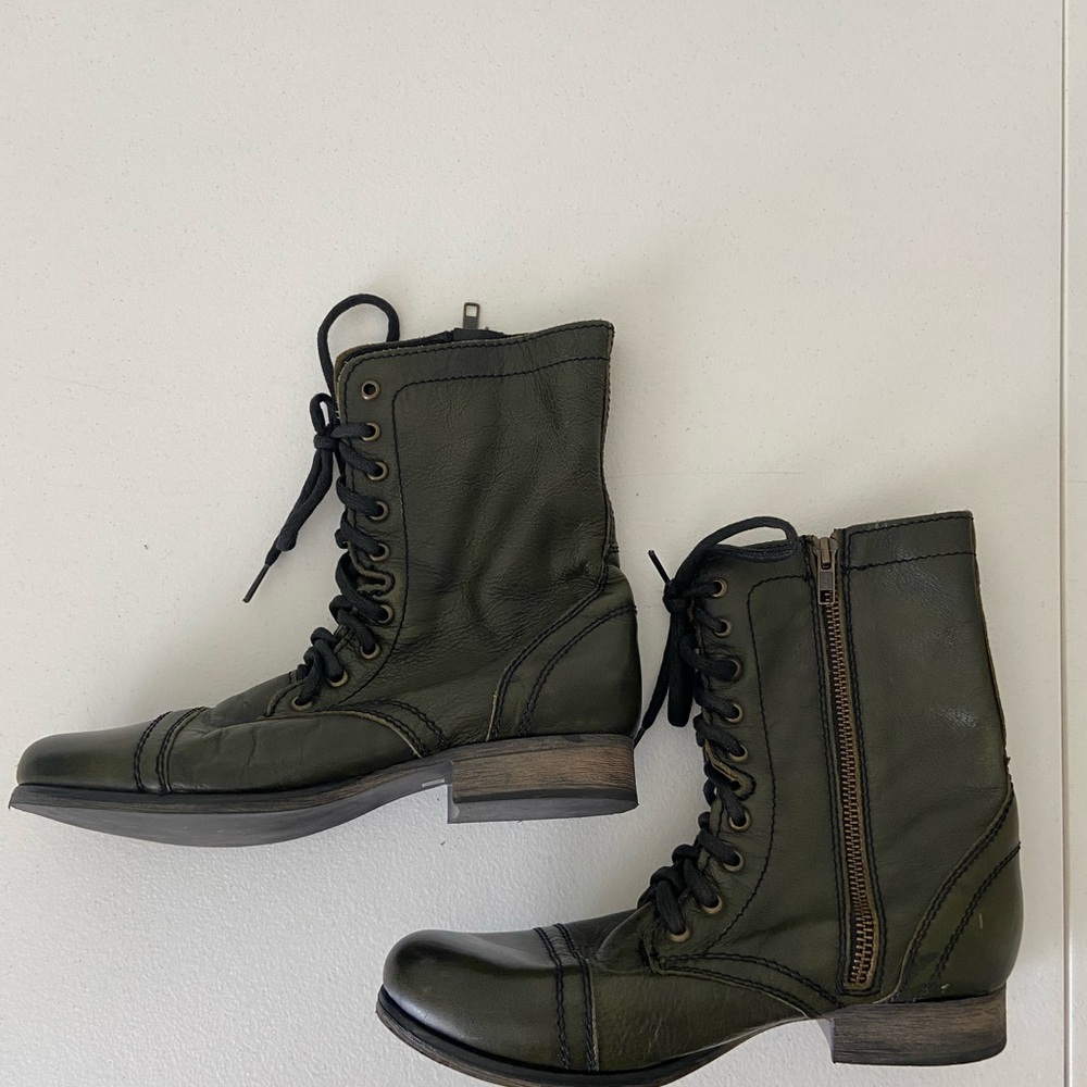 Steve Madden women’s Troopa leather lace up combat boots — size 8 - Picture 4 of 7